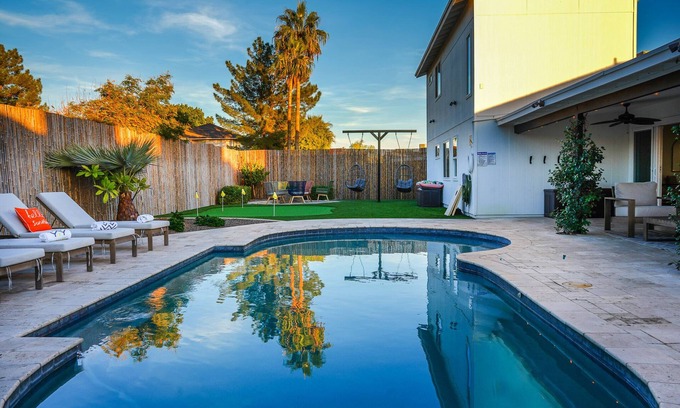 Mesa House | Citrus Grove: Embrace Luxury & Leisure in Your Private Arizona Escape