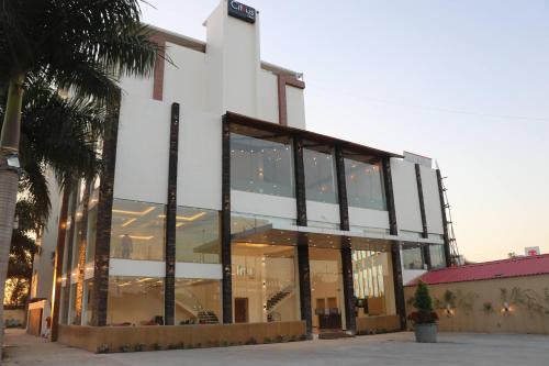 Bhopal Hotel | Citrus Prime Hotel & Resorts Bhopal