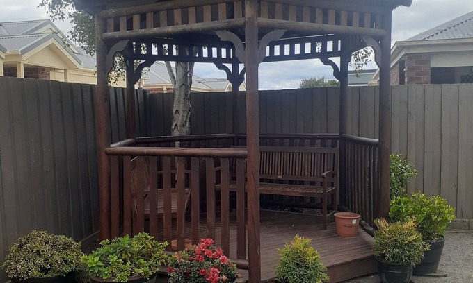 Traralgon Hotel | City Gardens Motel Traralgon