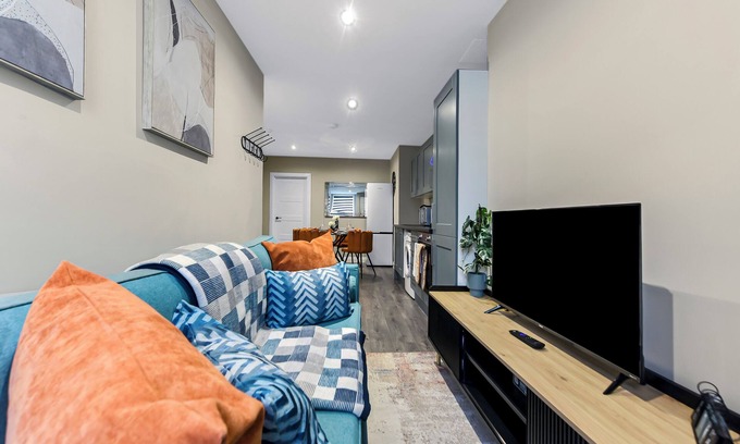 Hobbayne House | City Paradise- 3 BDR Flat w/Spacious Garden