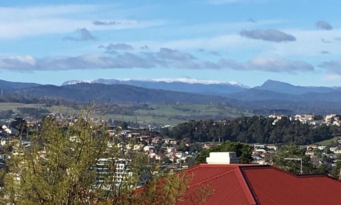 West Launceston Apartment | City View Townhouse