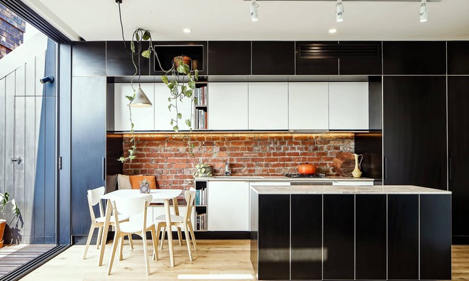 Brighton East House | City Views In Brighton East
