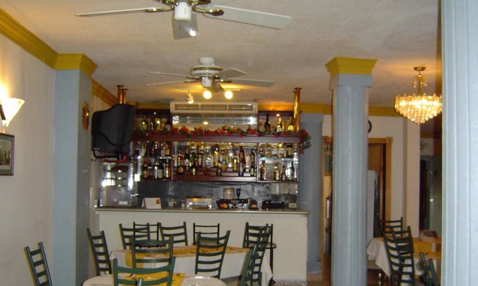 Santo Domingo de los Colorados Hotel | Club Hotel Ida Maria