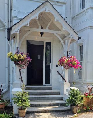 Dormansland Bed & Breakfast | Claridge House Retreat Centre