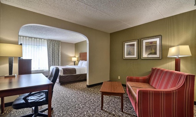 Cortland Hotel | Clarion Inn & Suites Cortland - University Area