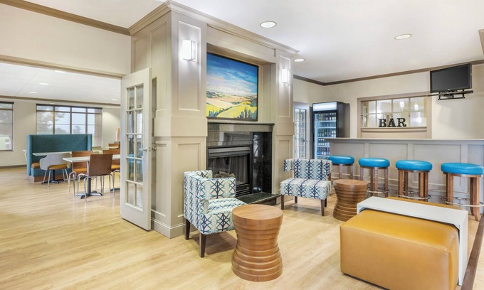 Buffalo Ridge Hotel | Clarion Pointe Sioux Falls Airport