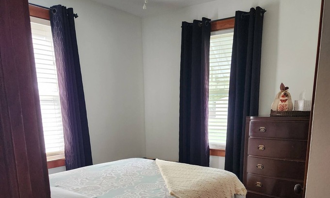 Pinckneyville House | Classic home built in 1931, all the woodworking is original. Check out this gem!