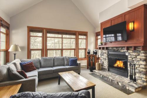 Tremblant-Les-Eaux House | Classic Les Eaux Chalet w Sauna near the Mountains