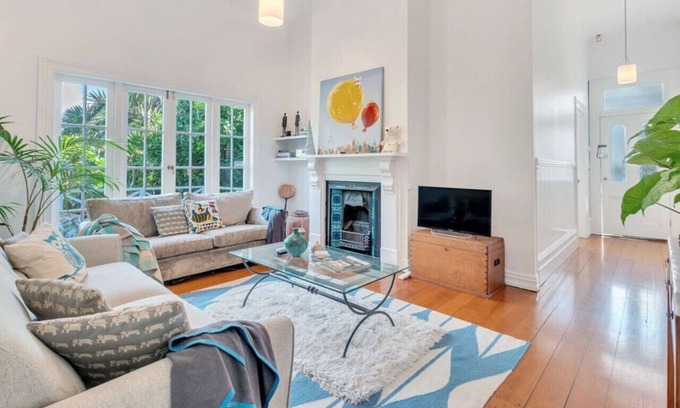 Ponsonby House | Classic Villa Retreat - Steps To Ponsonby Rd