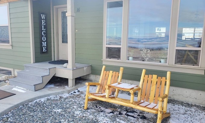 Broadwater County House | Classy 3-Bedroom Fishing Cottage with amazing lake and mountain views