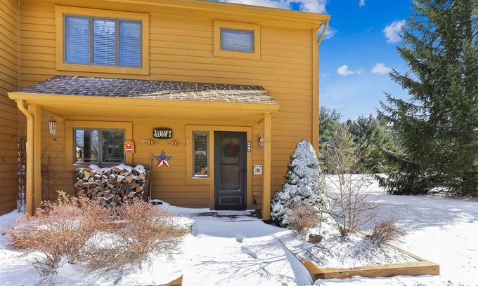 Davis House | Clean, convenient and comfortable and all in the same place!