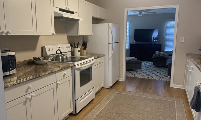 Greenville House | Clean, cozy and updated single story townhouse in a great location!
