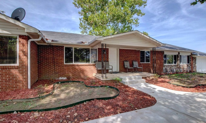 Center Ridge House | Clean Safe Comfortable Housing/Outdoors dream