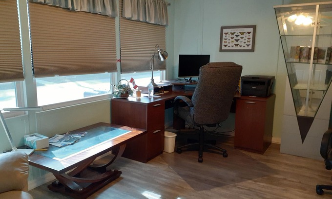 Largo House | Clean spacious 2BR mobile home in great senior community in Largo Florida