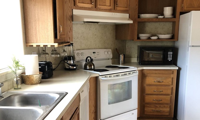 Kelseyville House | Clearlake Riviera Jewel Cozy, Comfortable, Clean