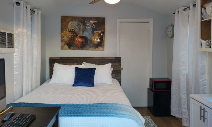 Ronda House | Cleo's Village Blue Ridge Mountains Tiny Homes