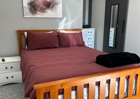 Clermont House | Clermont Guest House - Pet friendly