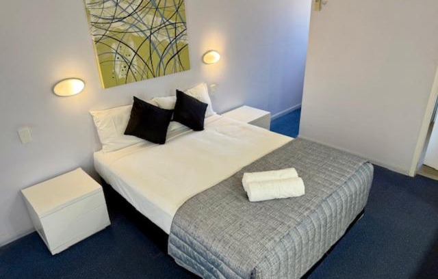 Cleveland Hotel | Cleveland Bay Air Motel