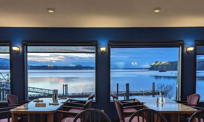 Alert Bay House | Cliff Haven on the Bay