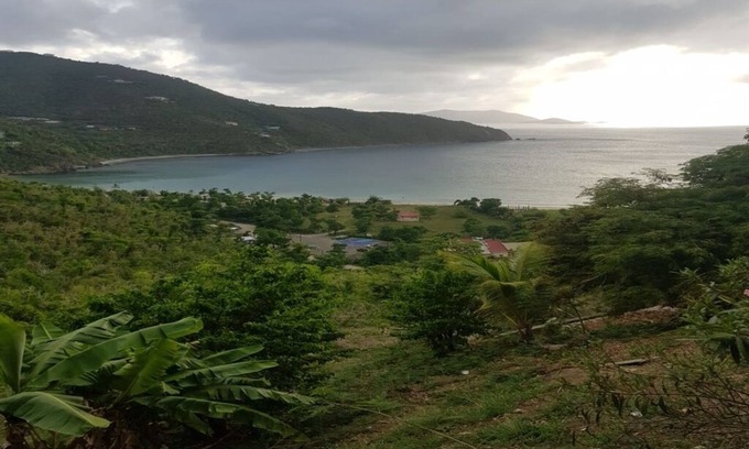 Brewers Bay Apartment | CliffSide Haven (Brewers Bay)