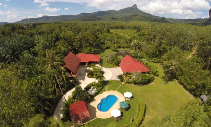 Nong Thale Villa | Cliffside Lagoon Villa