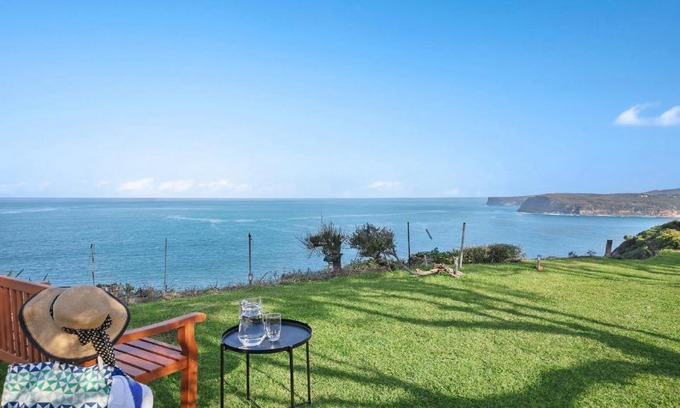 Copacabana House | Clifftop Vista at Copacabana