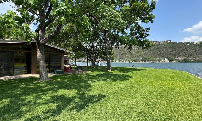 Lakeshore Addition House | Close in Lake Austin lake front setting, family friendly home, not a party venue
