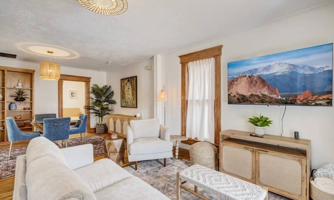 West Colorado Springs Apartment | Close to All the Action-Walk to Garden of the Gods