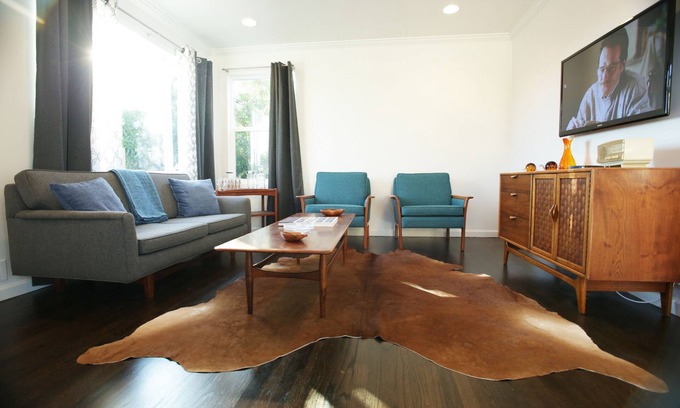 Mar Vista House | CLOSE TO BEACH! Family friendly. 2 Private outdoor Patios & Free parking