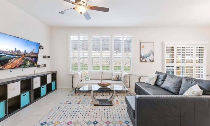 Austin House | Close to CotA & Downtown | Spacious & Cozy | 4BR
