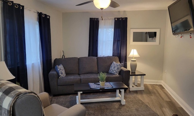 Conneaut House | Close to entrance to township park, Lake Erie, boat docks