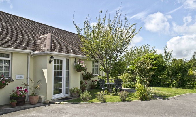 Winfrith Newburgh Cottage | Close to Lulworth Cove and Durdle Door