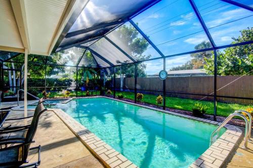 Gulf Gate Estates Apartment | Close to Siesta Key, Shopping, Restaurants & More!