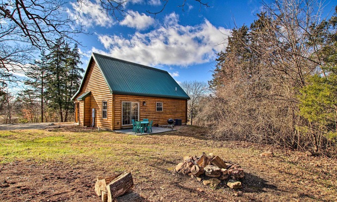 New Haven Cabin | Close to Vineyards: Updated New Haven Retreat!