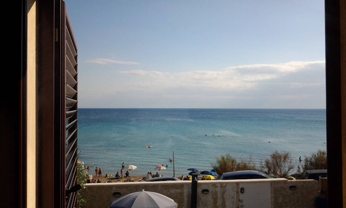 Taranto Apartment | closest apartment to the sea is not possible