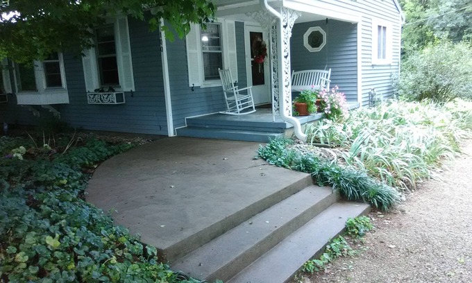 Park City House | Closest home to Mammoth Cave Nat’l Park. Pet friendly.