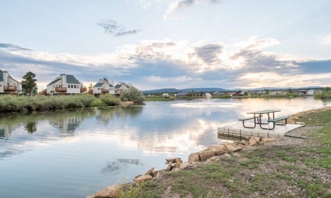 Pagosa Springs Condo | Club Wyndham Pagosa, 2 Bedroom Deluxe Suite