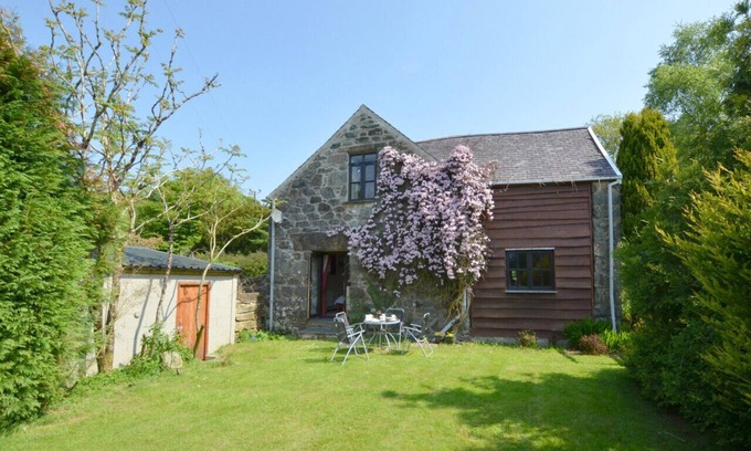 Dolgellau House | Coach House - Two Bedroom House, Sleeps 4