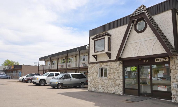 Regina Hotel | Coachman Inn