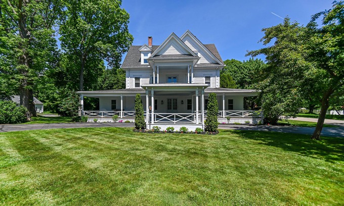 York Harbor House | Coastal Charm Awaits: Your Perfect Seaside Getaway - Walk to York Harbor Beach!