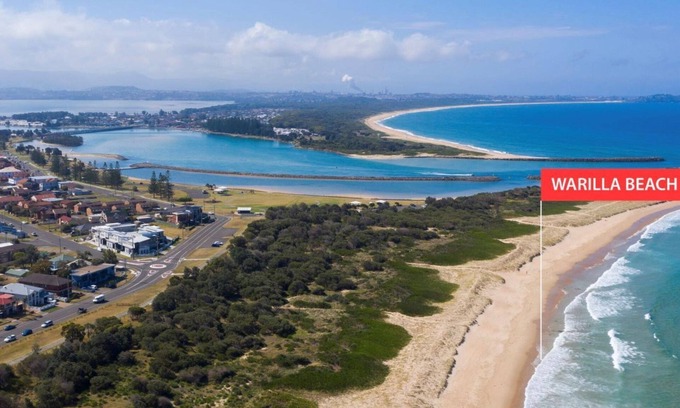 Lake Illawarra Apartment | Coastal Comfort situated opposite Warilla Beach with very short walk to the sand and waves