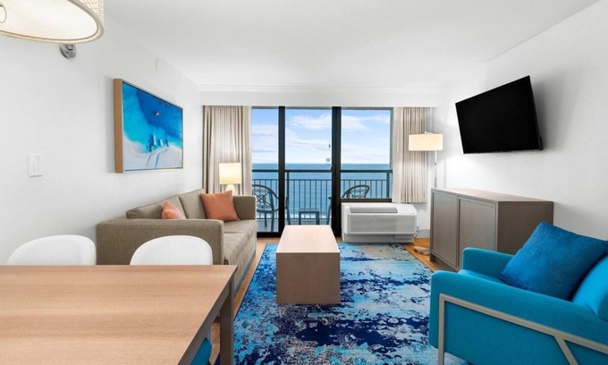 Golden Mile Condo | Coastal Comforts: 4th Floor Beachfront Escape
