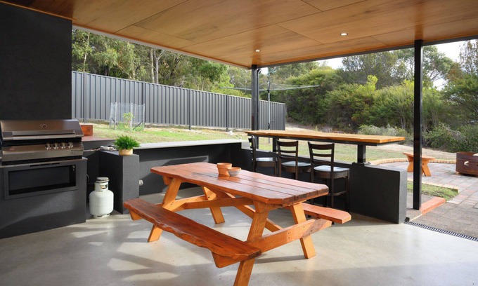 Coles Bay House | Coastal Nest - Freycinet Holiday Houses