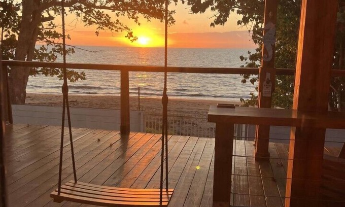 Algarrobos House | Coastal Oceanfront Hideaway w/3BR & Private Deck