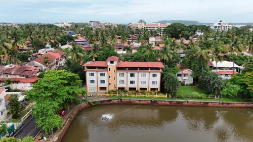 Panaji Hotel | Coastal Pearl Hotel Miramar Lakeview
