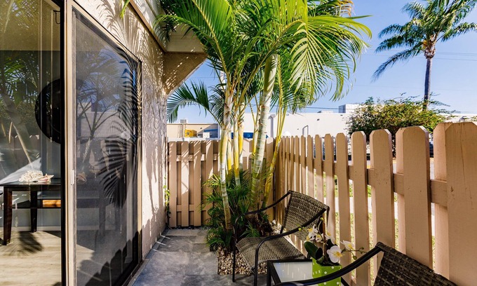 South Gate Ridge House | Coastal townhome 6 miles from Siesta Key - 30day minimum stay