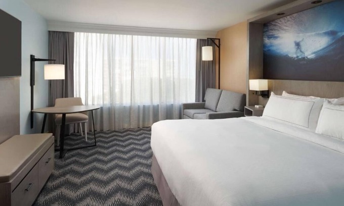 Cocoa Beach Hotel | Cocoa Beach’s Coastal Chic! Minutes to Cocoa Beach Pier, Onsite Pool!