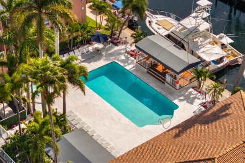 East Fort Lauderdale Resort | Coconut Bay Resort