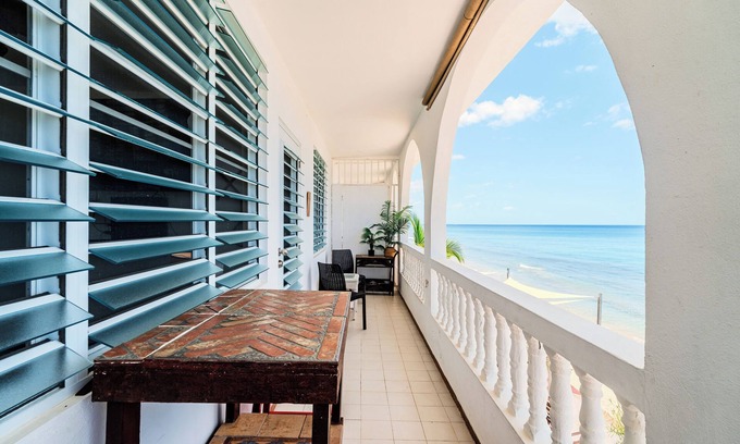 Stella Hotel | Coconut Palms Inn On The Beach