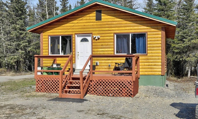Cohoe Cabin | Cohoe Loop Kasilof Cabin: Sleeps family of 3